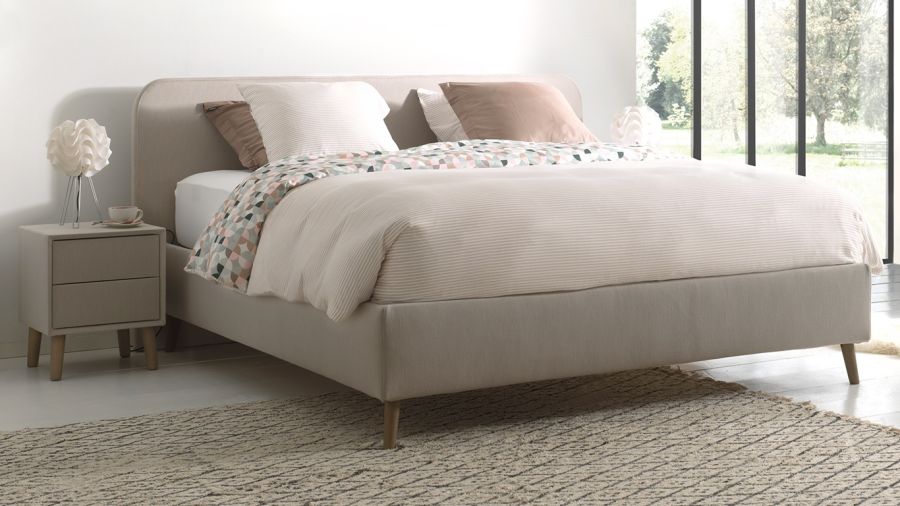 Sleepy Elegance Bedkader opgemaakt