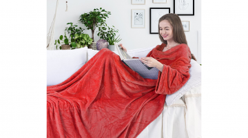 Onze dekens, gemaakt van de hoogste kwaliteit Fleece, zijn super zacht en aangenaam om aan te raken.  Deze Lazy Plaid kan je als peignoir dragen, maar ook omgekeerd als je in de zetel zit.  Zo blijf je lekker warm tijdens de koude winterdagen.
