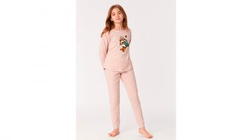 Meisjes pyjama van soepel, rekbaar katoen, volledig gestreept in oud roze en ecru . Het is een meer aansluitend model, met lange mouwen en lange broek, maar heeft een aangename en comfortabele pasvorm door de stretchkatoen. De Woody uil kust de kikker. W