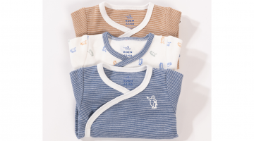 EDEN setje van 3 baby bodies van Eskimo.  Deze bodies houden je baby warm!  Ontdek deze leuke set van 3 bodies in natuurlijk katoen interlock.  Met lange mouwen, gekruiste sluiting met drukknopen aan de voorkant, 3 drukknopen aan het kruist.  Allen zijn z