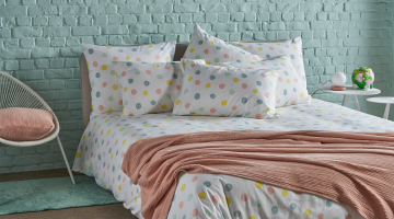 Dekbedovertrek Smiley Flanel van Passion Home Linen is super vrolijk met veelkleurige smiley emoji's, in 100% zacht katoen flanel.  Hier wordt iedereen vrolijk van!